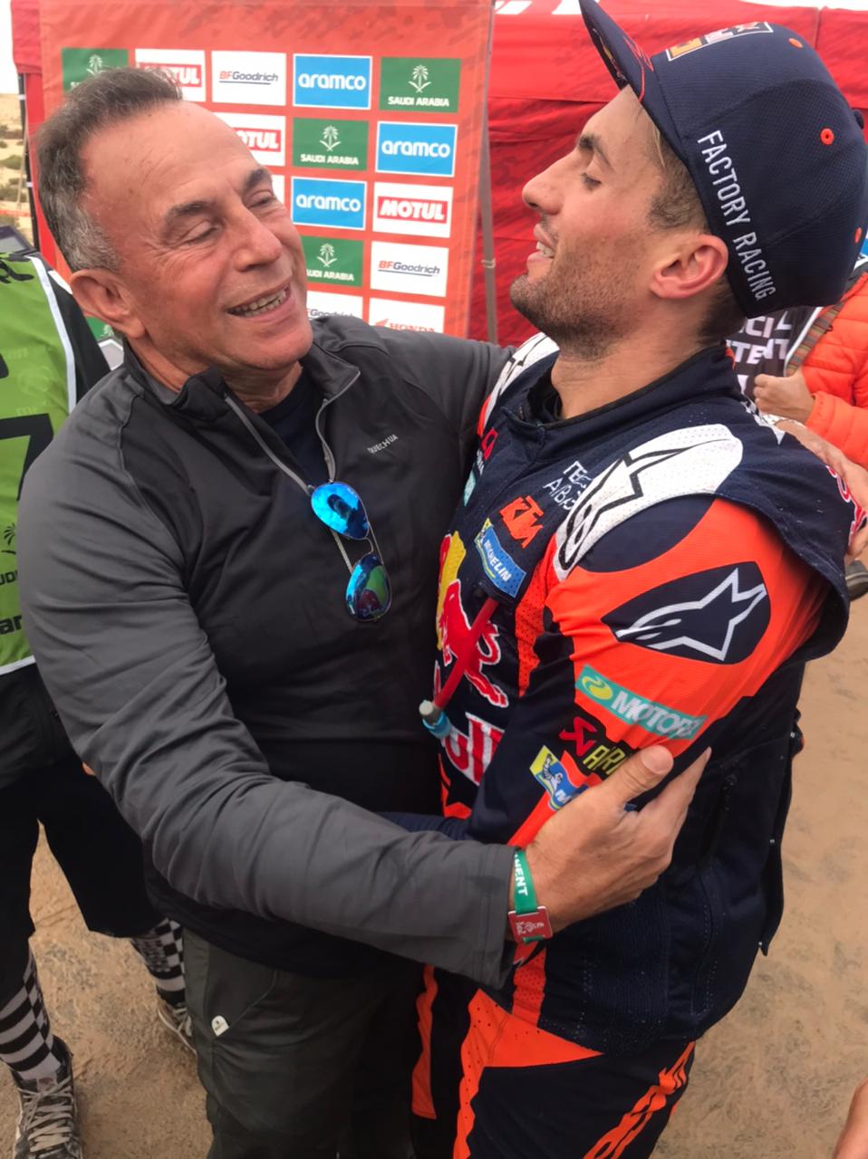 Los festejos de los pilotos que le ganaron al Dakar 2023: WhatsApp Image 2023-01-15 at 08.18.44.jpeg